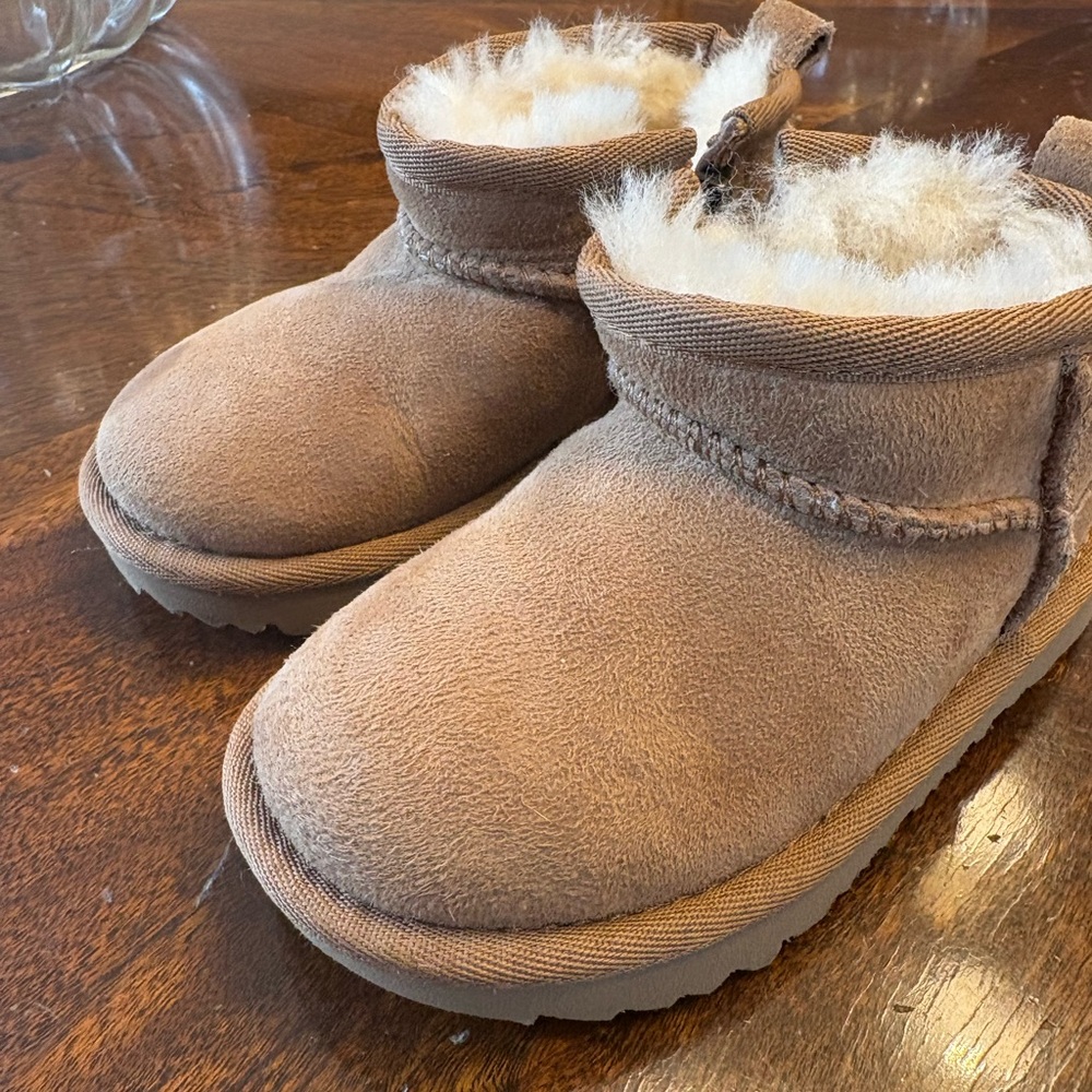 UGG Tan Boots with Cream Fur Lining
